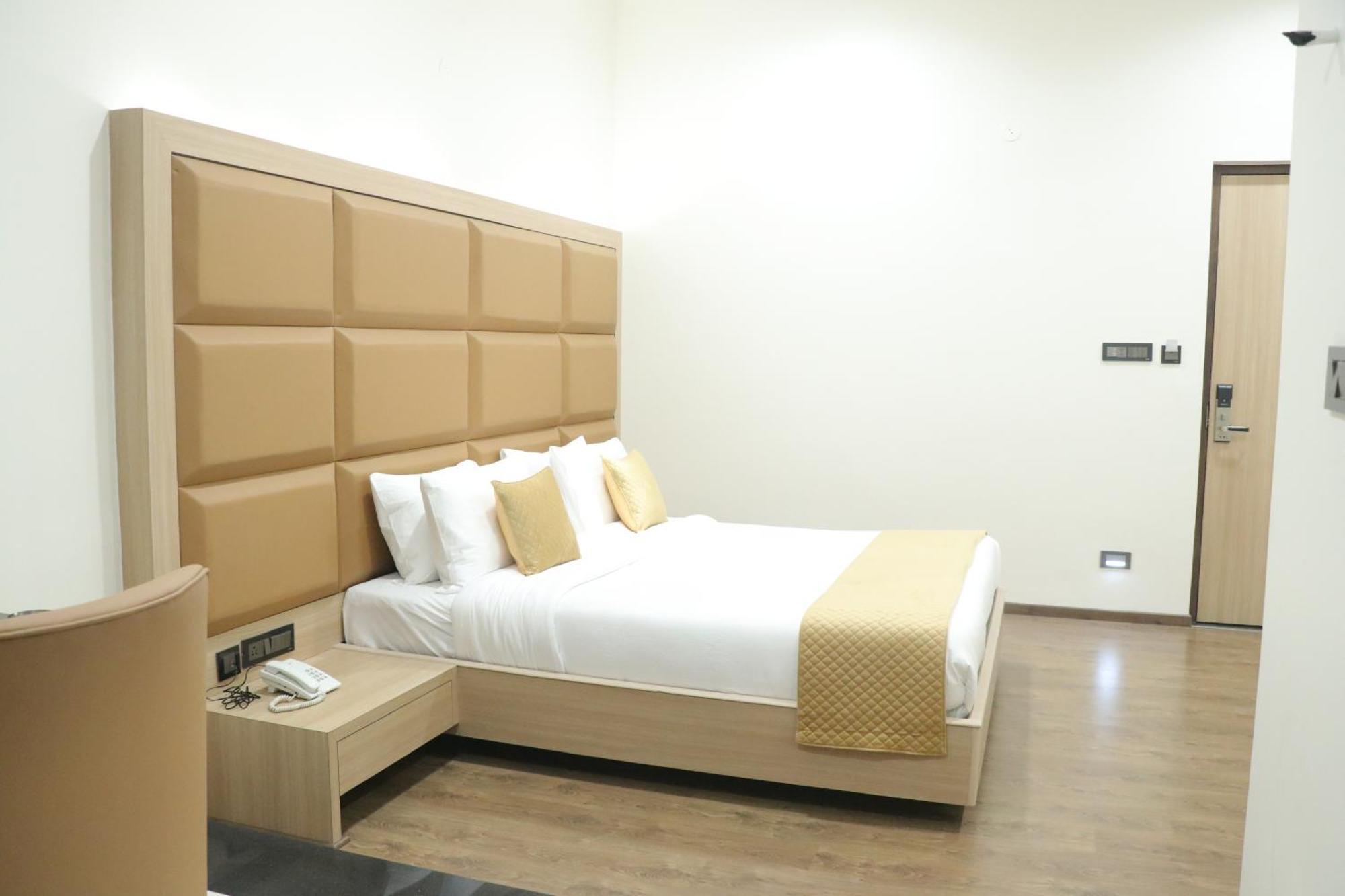 Hotel Pt Moolraj Residency Una  Exterior foto